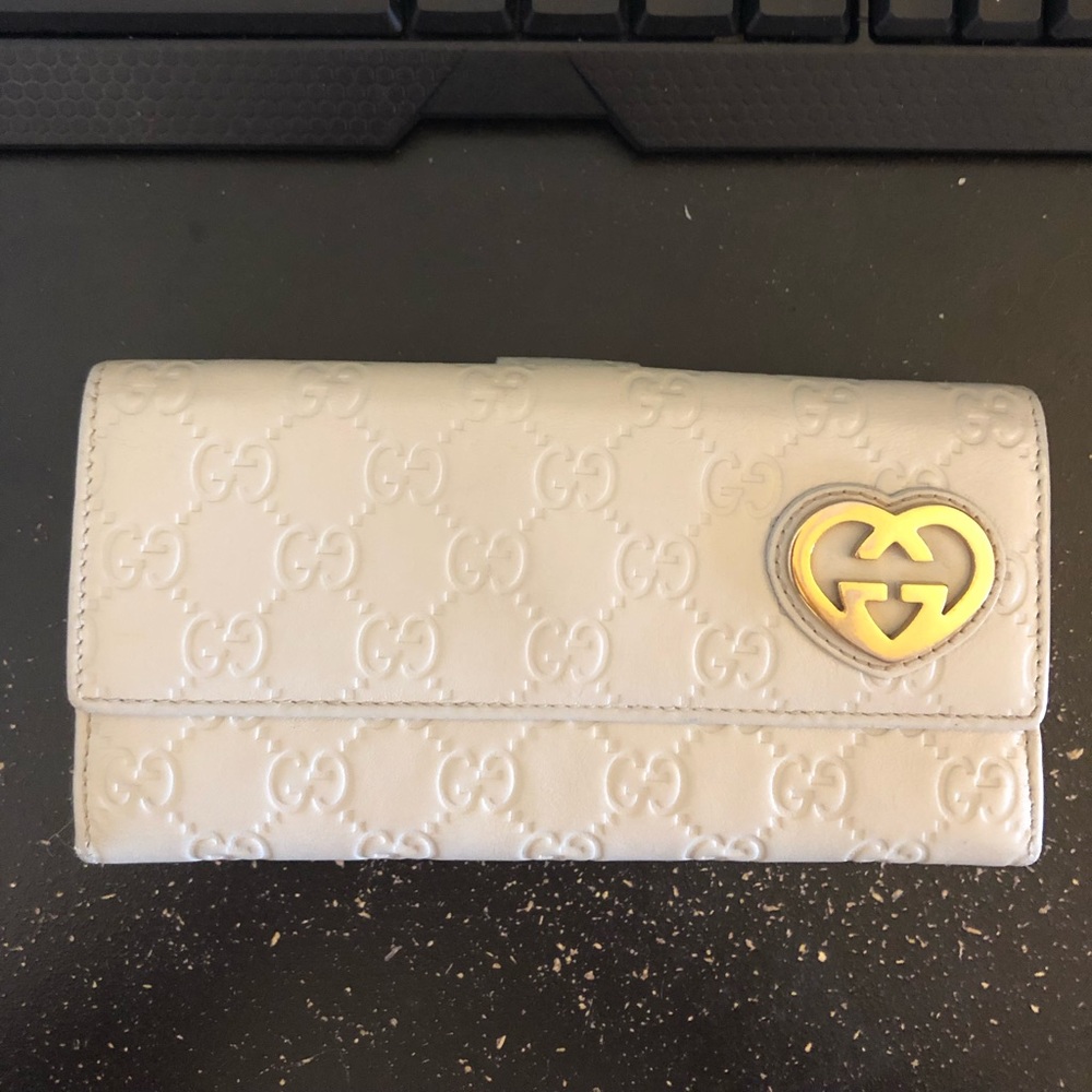Authentic Gucci Guccissima Heart Wallet